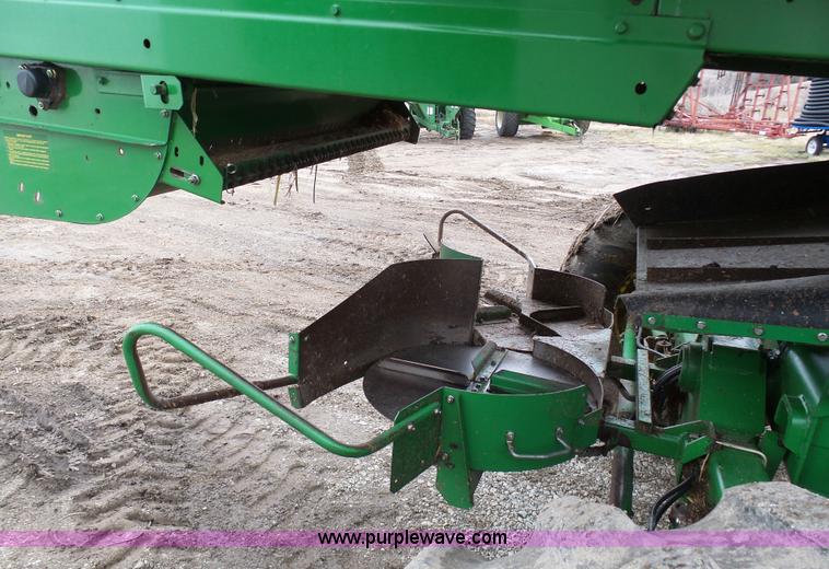 image for item K7625 1997 John Deere 9500 SideHill RWA combine