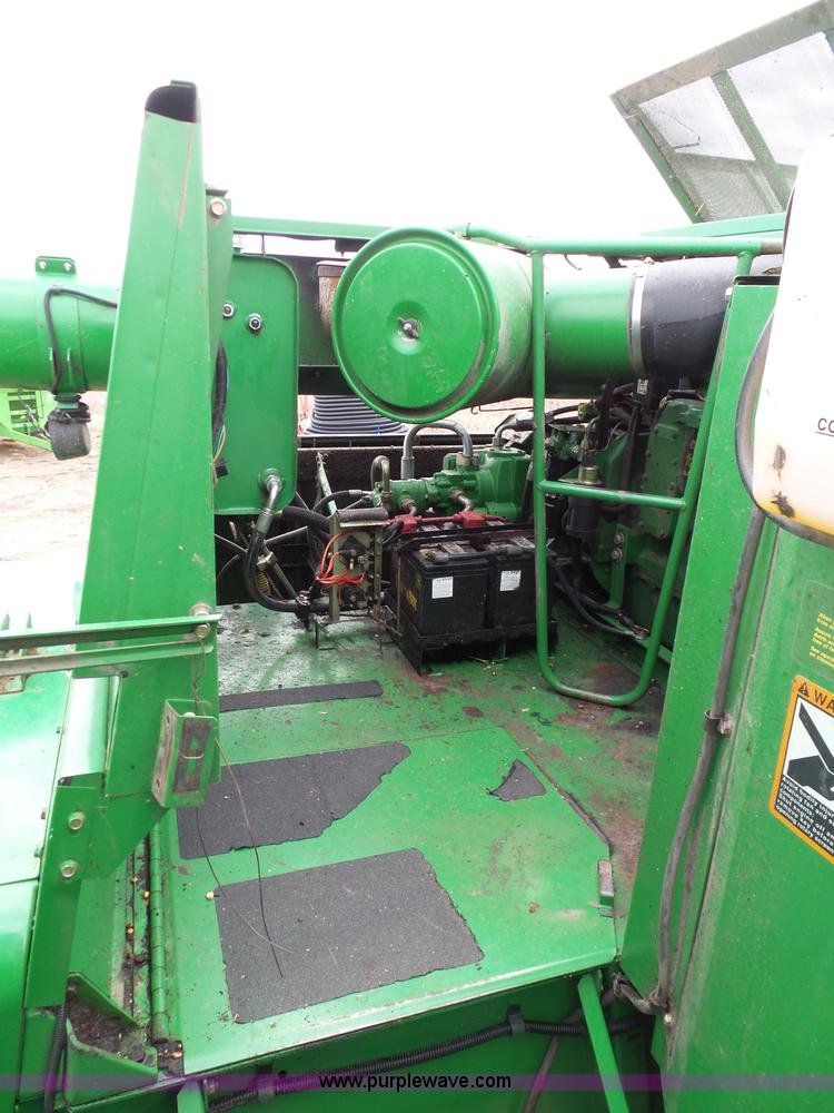 image for item K7625 1997 John Deere 9500 SideHill RWA combine