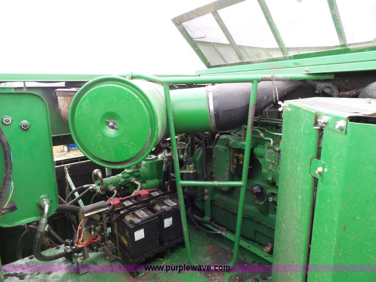 image for item K7625 1997 John Deere 9500 SideHill RWA combine