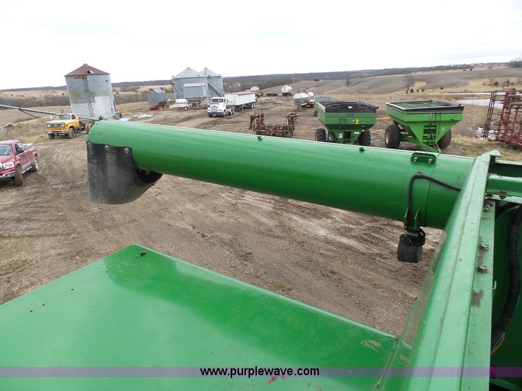 image for item K7625 1997 John Deere 9500 SideHill RWA combine