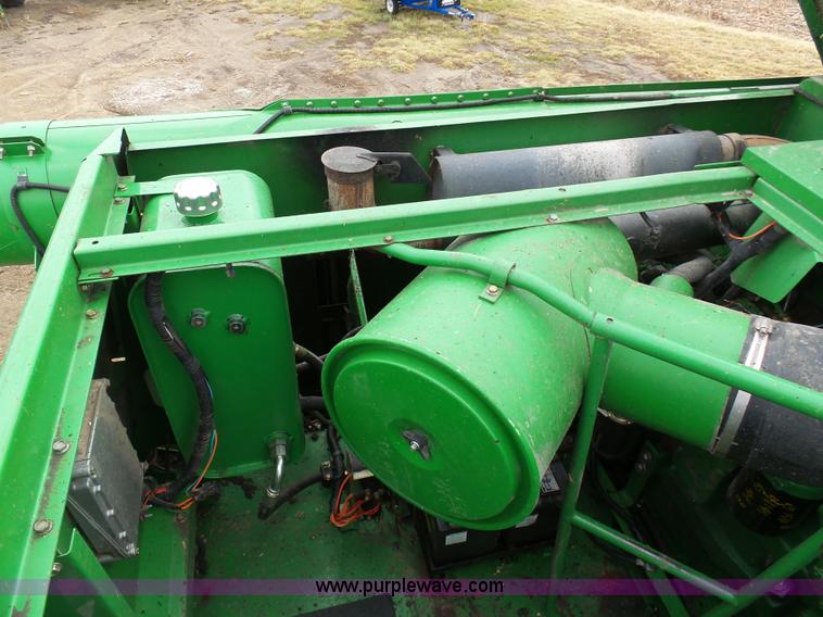 image for item K7625 1997 John Deere 9500 SideHill RWA combine