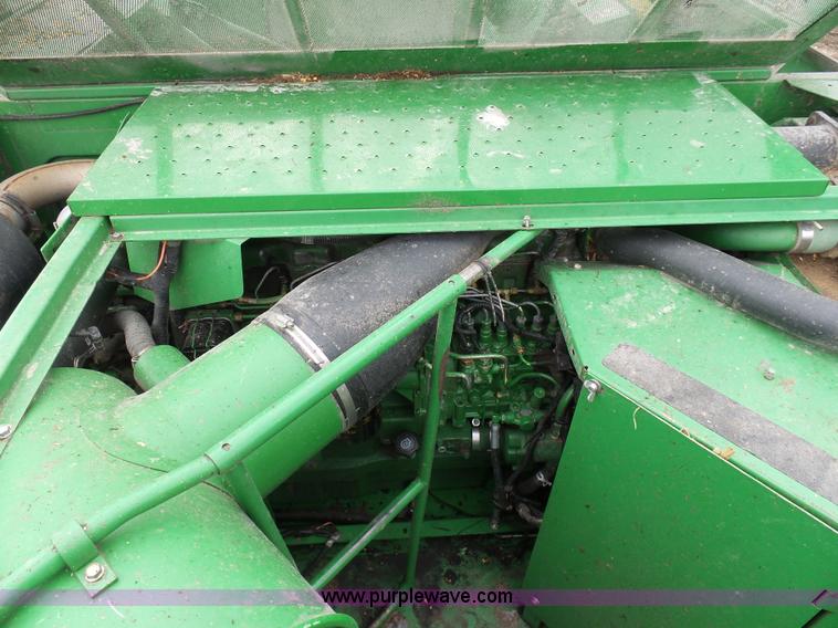 image for item K7625 1997 John Deere 9500 SideHill RWA combine