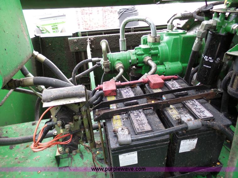 image for item K7625 1997 John Deere 9500 SideHill RWA combine