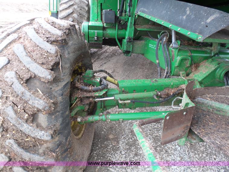 image for item K7625 1997 John Deere 9500 SideHill RWA combine