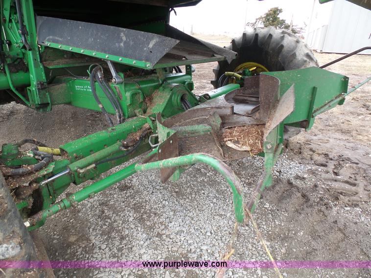 image for item K7625 1997 John Deere 9500 SideHill RWA combine