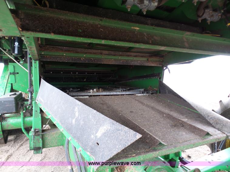 image for item K7625 1997 John Deere 9500 SideHill RWA combine