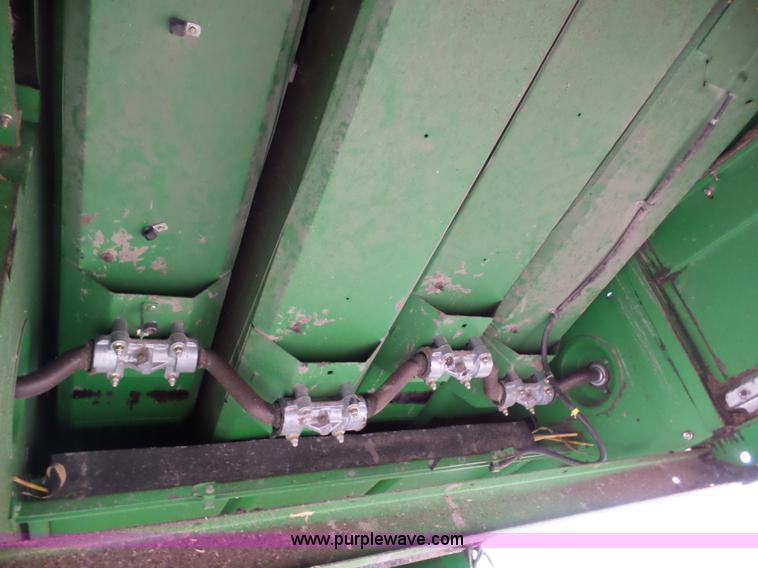 image for item K7625 1997 John Deere 9500 SideHill RWA combine