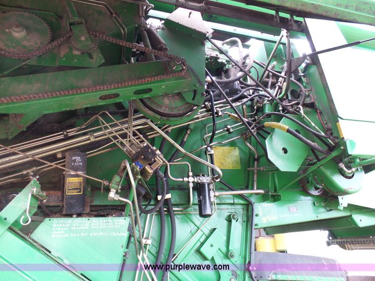 image for item K7625 1997 John Deere 9500 SideHill RWA combine