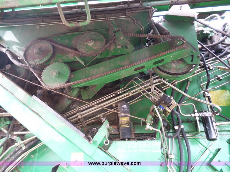 image for item K7625 1997 John Deere 9500 SideHill RWA combine
