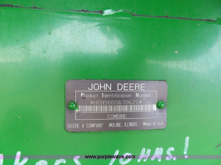 image for item K7625 1997 John Deere 9500 SideHill RWA combine