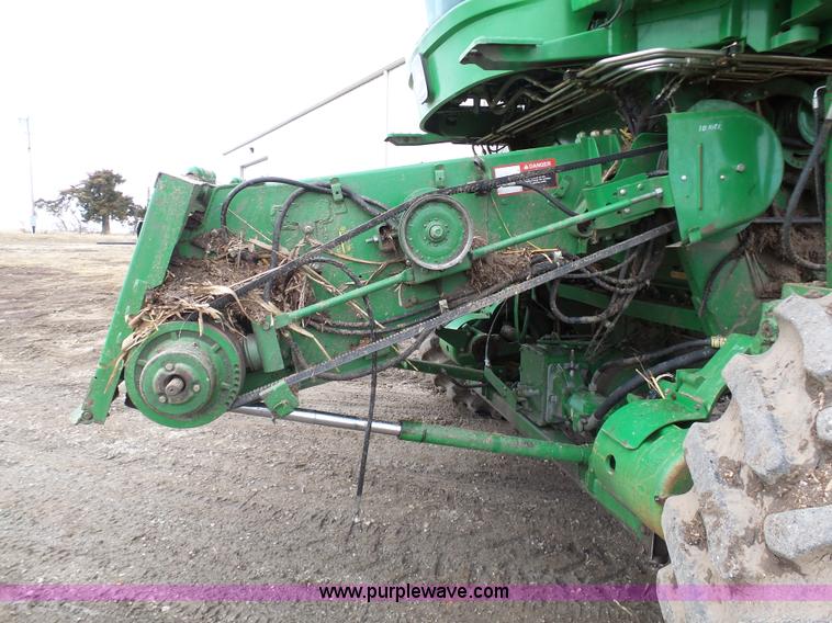 image for item K7625 1997 John Deere 9500 SideHill RWA combine