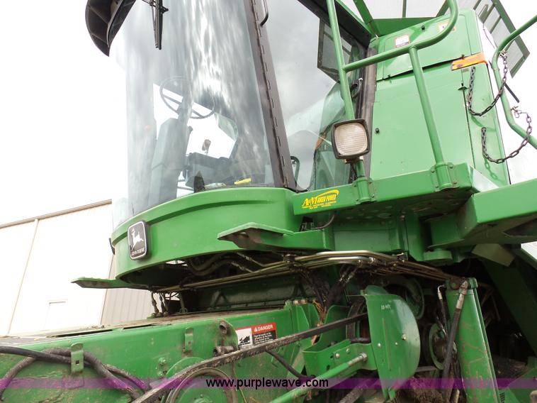 image for item K7625 1997 John Deere 9500 SideHill RWA combine