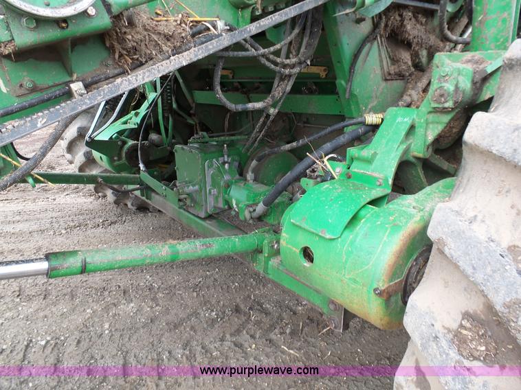 image for item K7625 1997 John Deere 9500 SideHill RWA combine