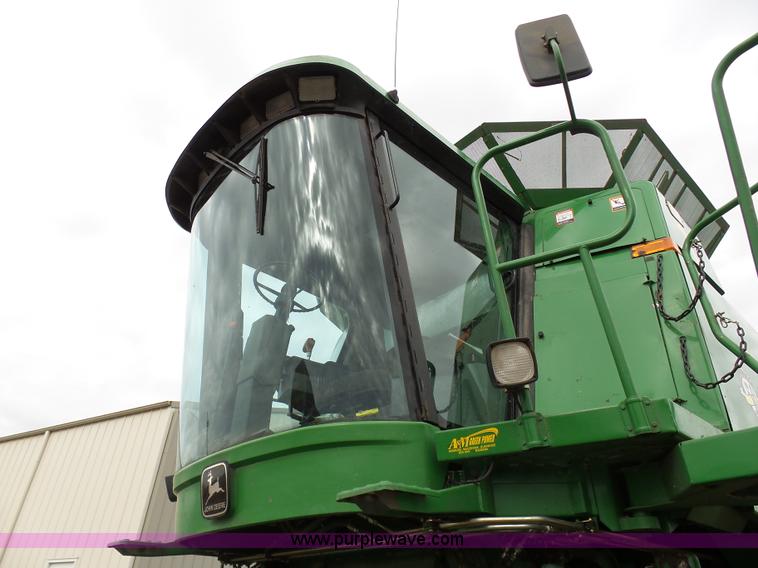 image for item K7625 1997 John Deere 9500 SideHill RWA combine