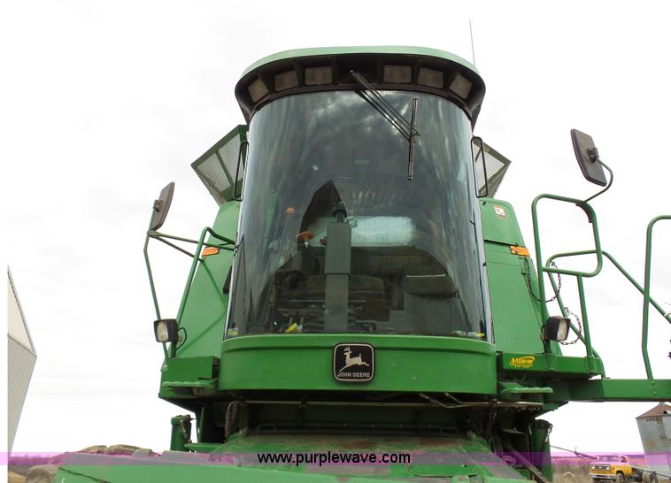image for item K7625 1997 John Deere 9500 SideHill RWA combine