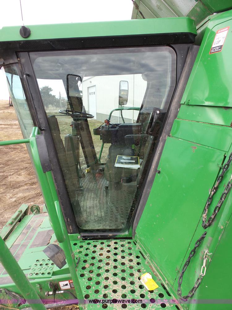 image for item K7625 1997 John Deere 9500 SideHill RWA combine