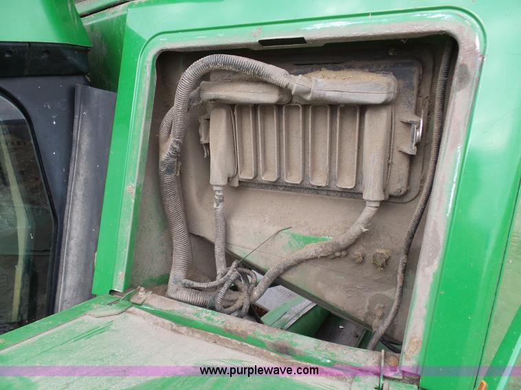 image for item K7625 1997 John Deere 9500 SideHill RWA combine