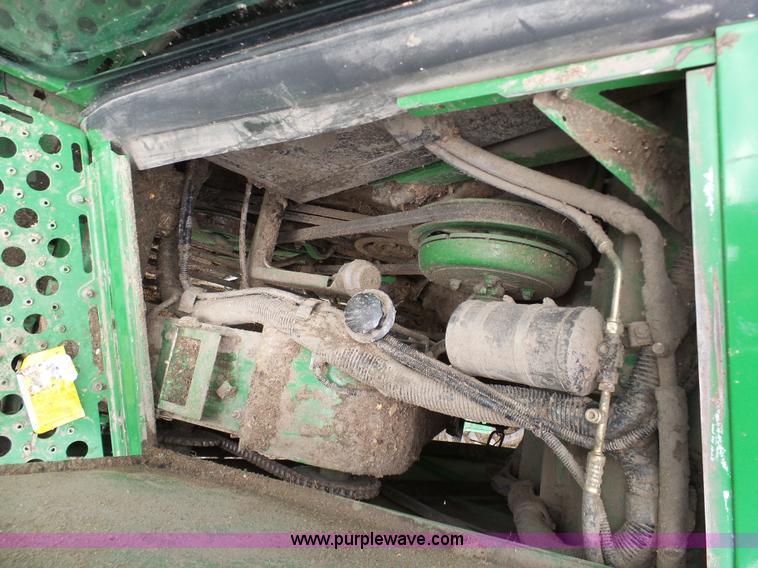 image for item K7625 1997 John Deere 9500 SideHill RWA combine