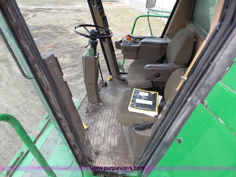 image for item K7625 1997 John Deere 9500 SideHill RWA combine