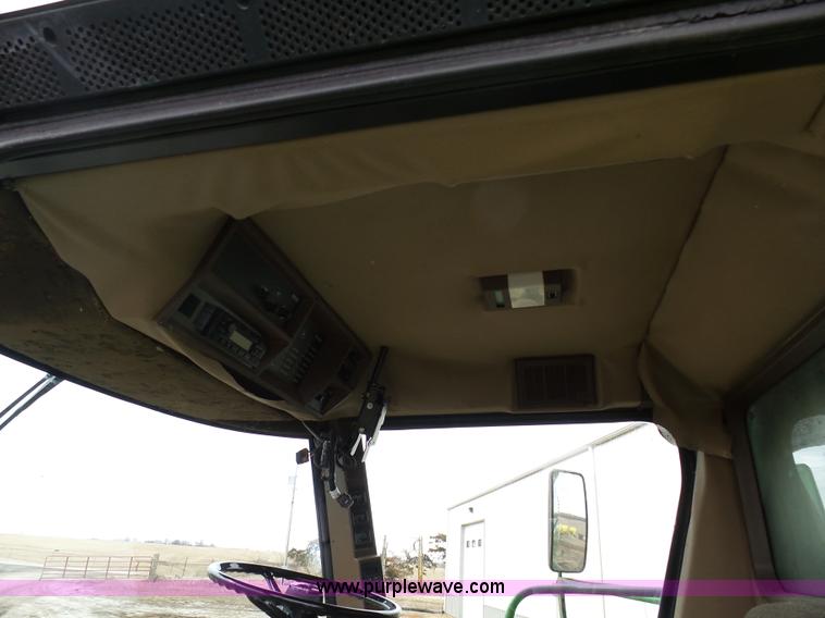 image for item K7625 1997 John Deere 9500 SideHill RWA combine