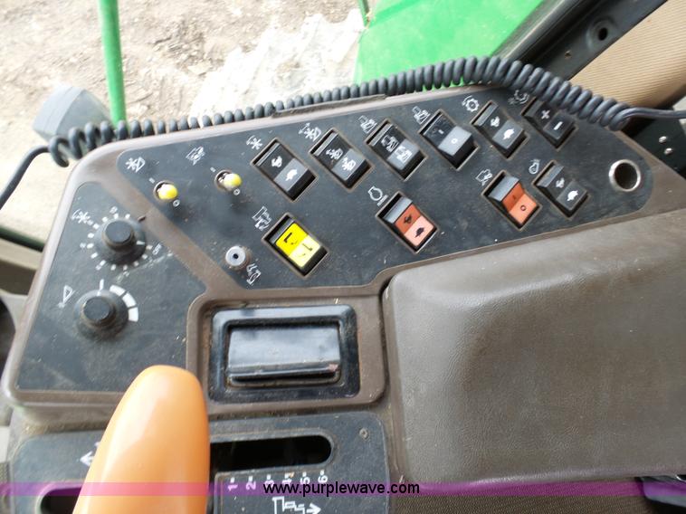 image for item K7625 1997 John Deere 9500 SideHill RWA combine
