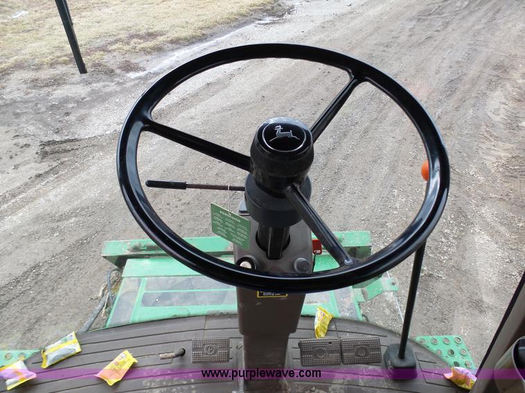 image for item K7625 1997 John Deere 9500 SideHill RWA combine