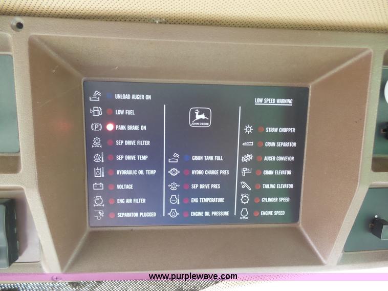 image for item K7625 1997 John Deere 9500 SideHill RWA combine