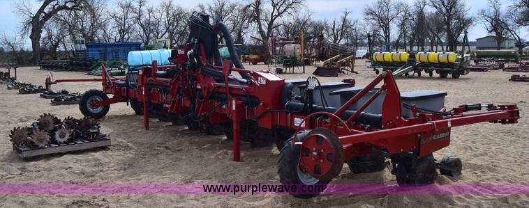 image for item K8667 2010 Case IH 1230 planter