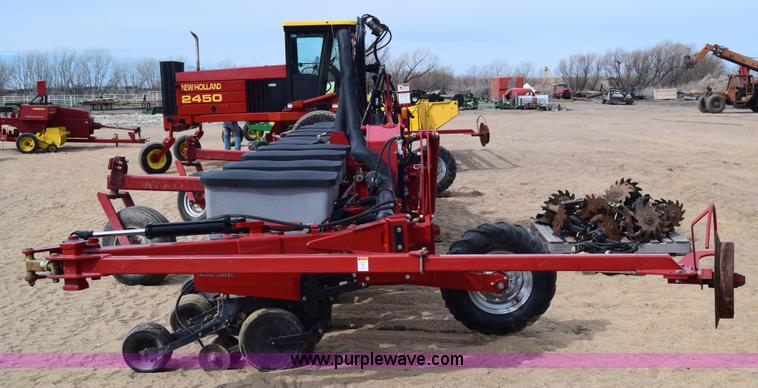 image for item K8667 2010 Case IH 1230 planter