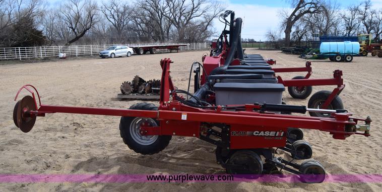 image for item K8667 2010 Case IH 1230 planter