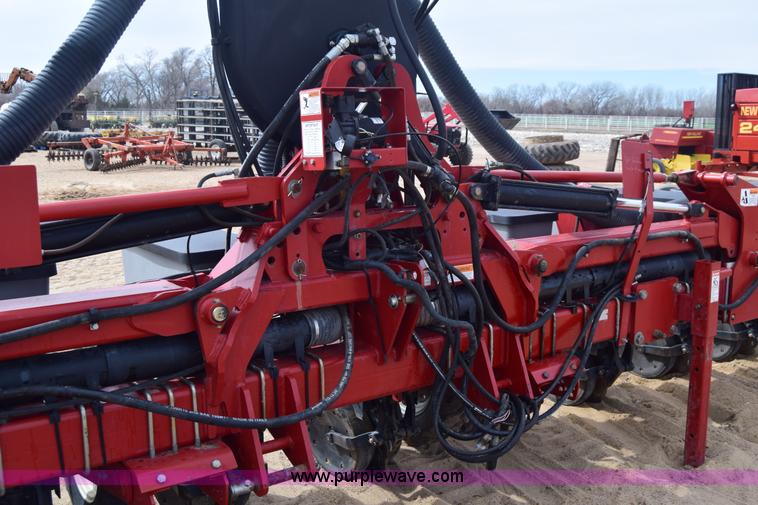 image for item K8667 2010 Case IH 1230 planter