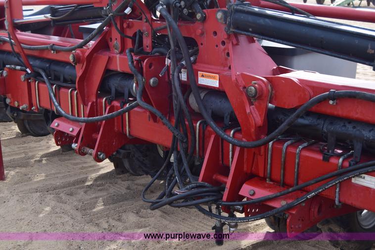 image for item K8667 2010 Case IH 1230 planter