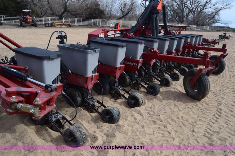 image for item K8667 2010 Case IH 1230 planter