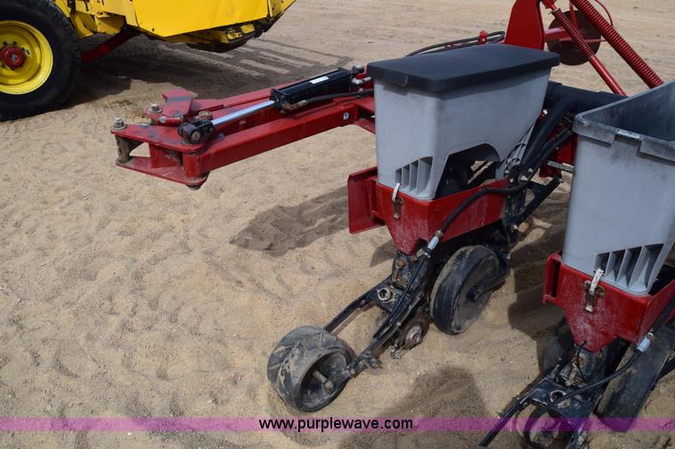 image for item K8667 2010 Case IH 1230 planter