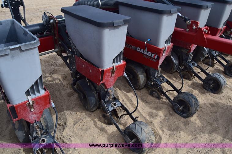 image for item K8667 2010 Case IH 1230 planter