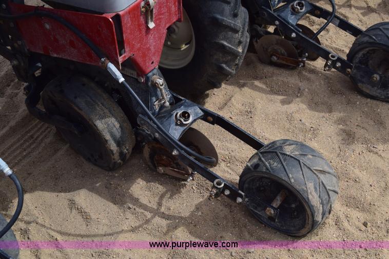 image for item K8667 2010 Case IH 1230 planter