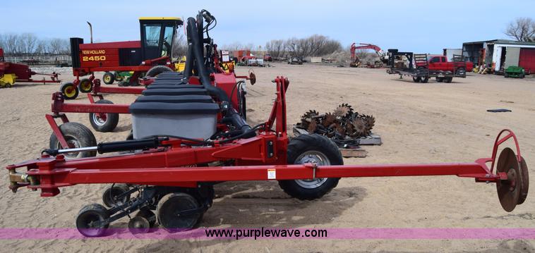image for item K8667 2010 Case IH 1230 planter