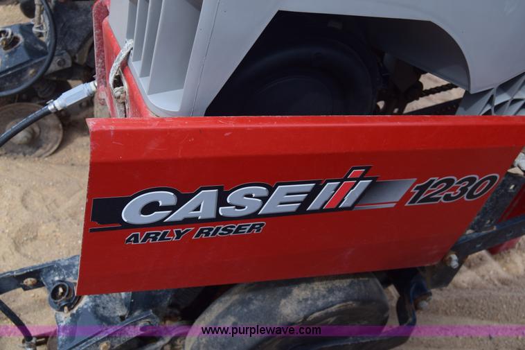 image for item K8667 2010 Case IH 1230 planter