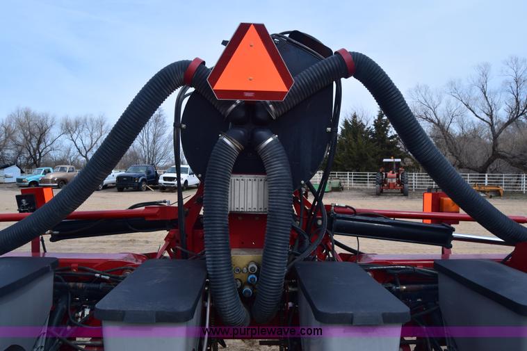 image for item K8667 2010 Case IH 1230 planter