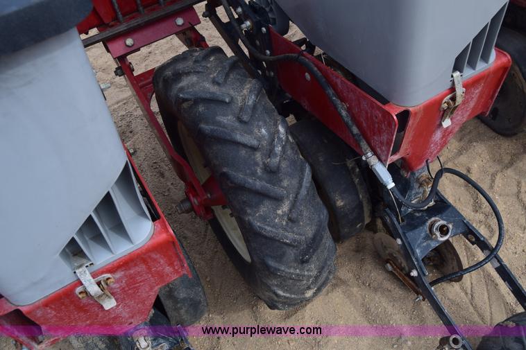 image for item K8667 2010 Case IH 1230 planter