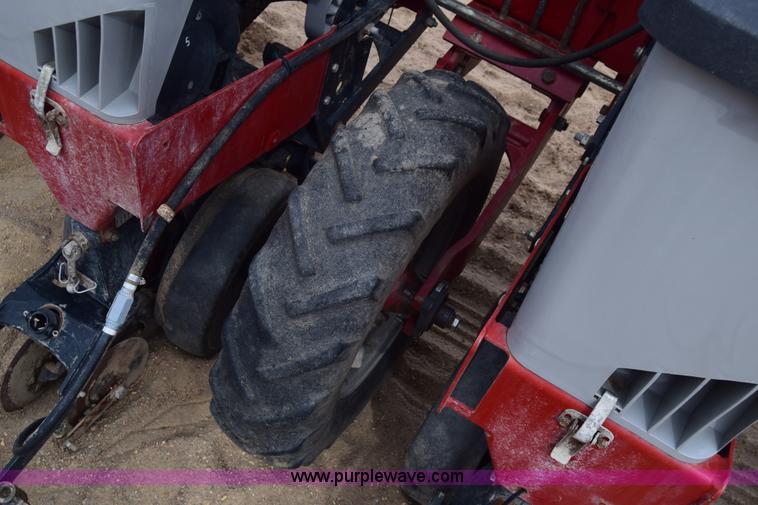 image for item K8667 2010 Case IH 1230 planter
