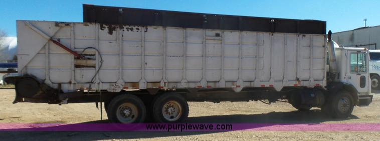 image for item L5406 1990 Mack MR690S grain/silage truck