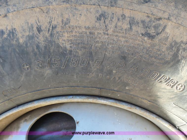 image for item L5406 1990 Mack MR690S grain/silage truck