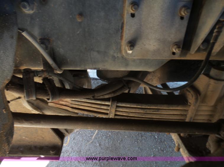 image for item L5406 1990 Mack MR690S grain/silage truck