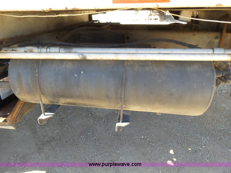 image for item L5406 1990 Mack MR690S grain/silage truck