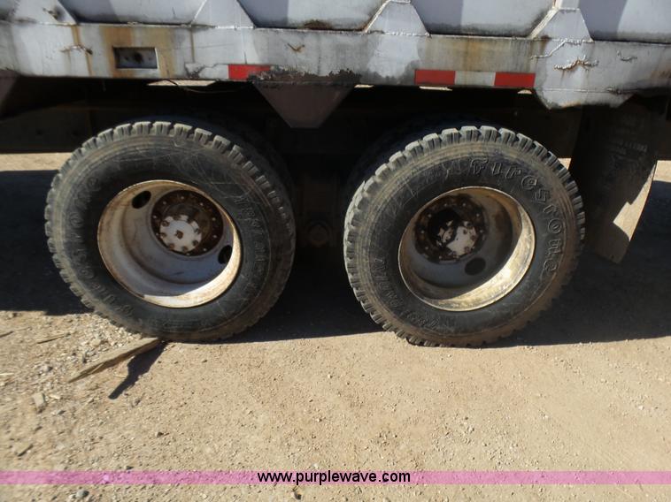 image for item L5406 1990 Mack MR690S grain/silage truck