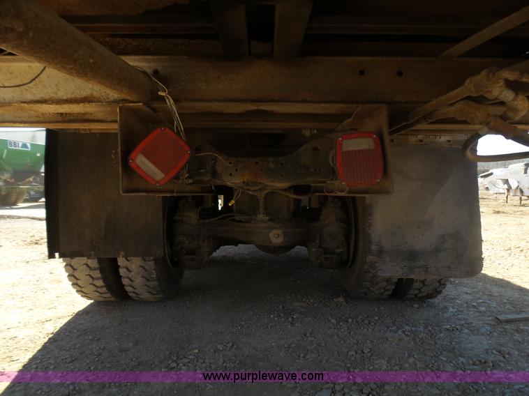 image for item L5406 1990 Mack MR690S grain/silage truck