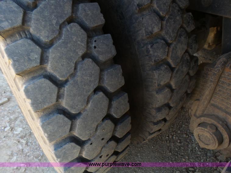 image for item L5406 1990 Mack MR690S grain/silage truck