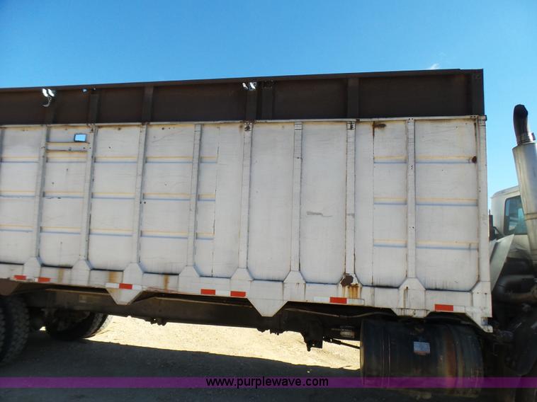 image for item L5406 1990 Mack MR690S grain/silage truck