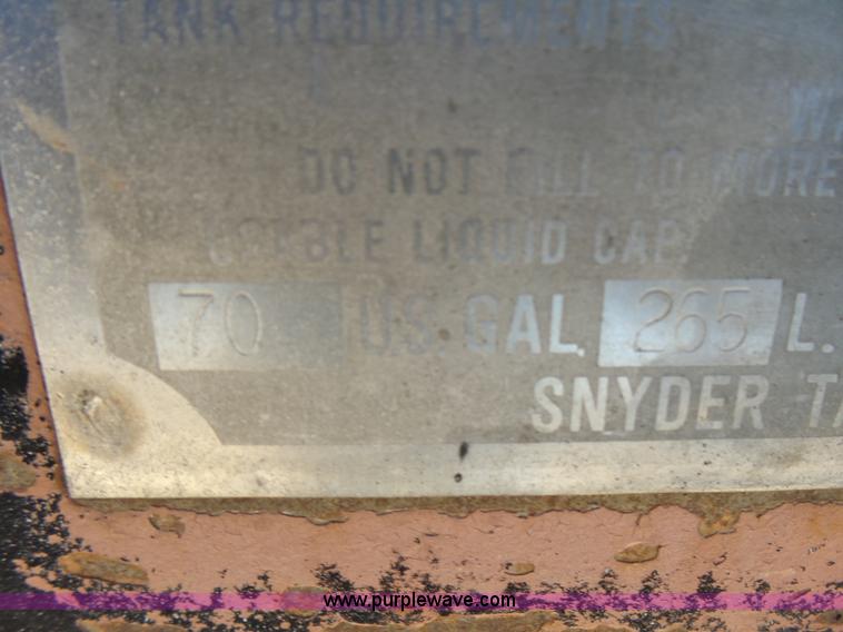 image for item L5406 1990 Mack MR690S grain/silage truck